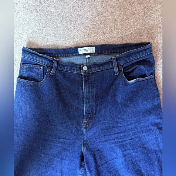 Abercrombie & Fitch 90’s Straight Leg Ultra High Rise Blue Jean Curve Love - Picture 3 of 5